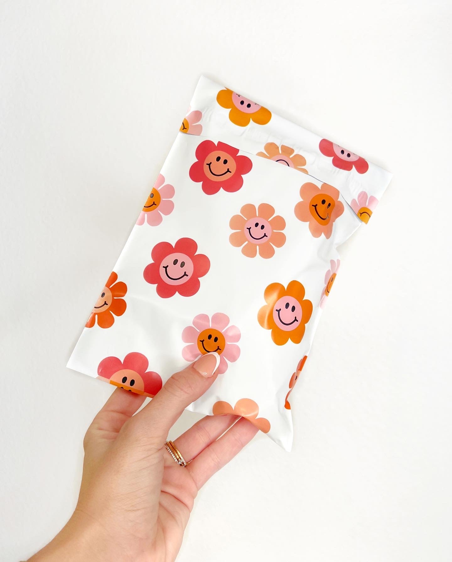 6x9" Retro Flowers Poly Mailers