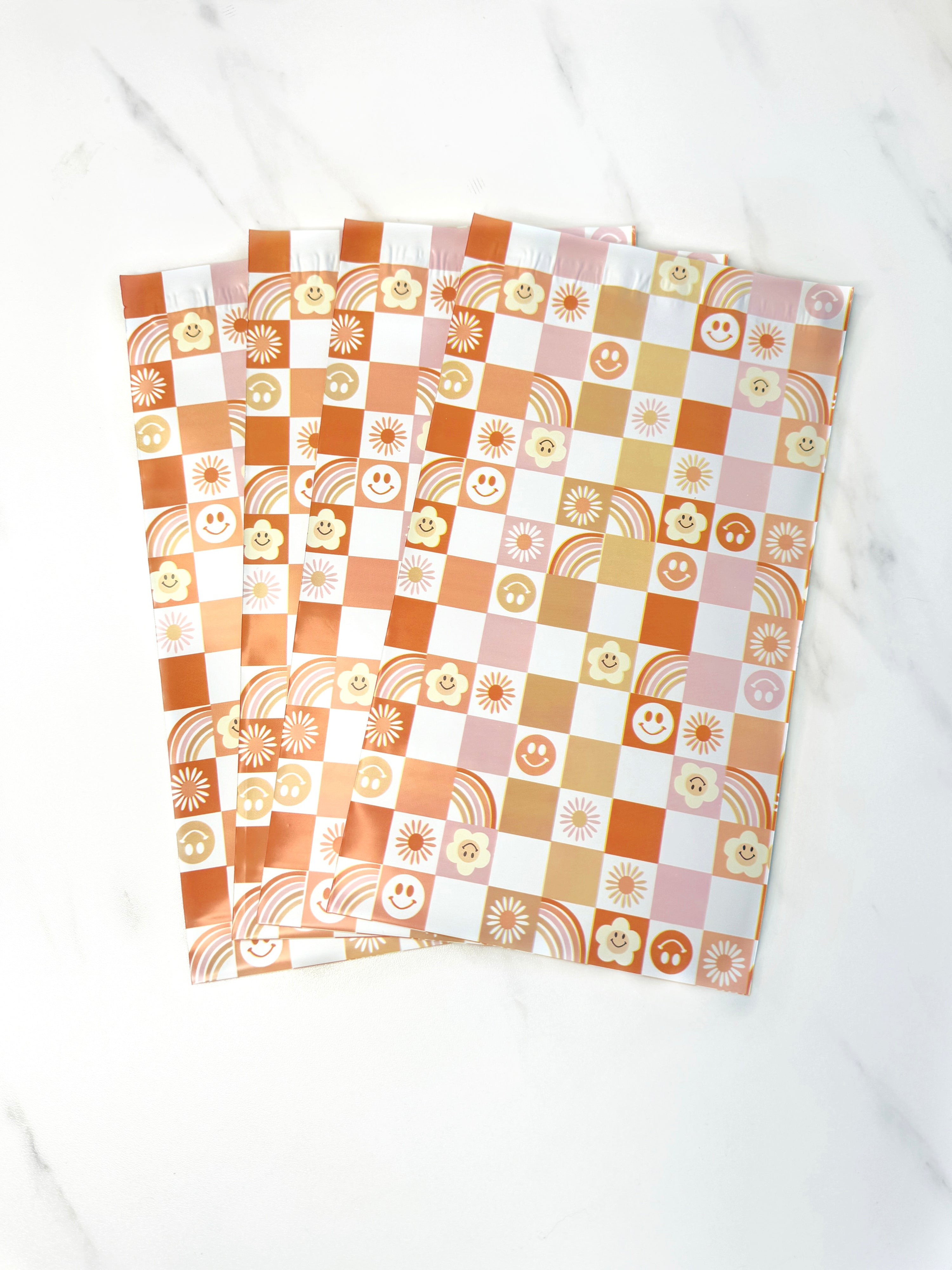 6x9" retro checkered mailers